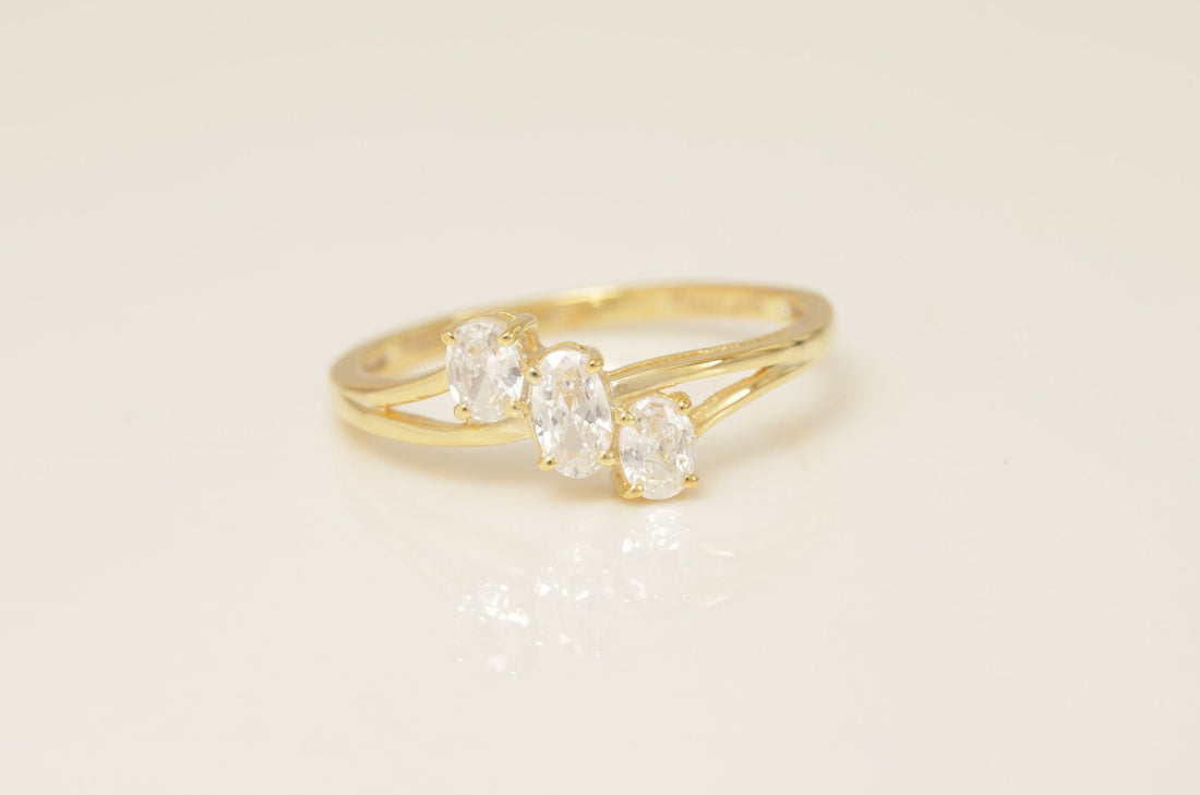 Three Stone Diamond Engagement Ring, Cluster Diamond Wedding Ring, Bridal Promise Ring Gift for Her, Anniversary Ring