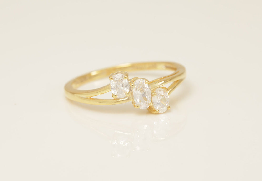 Three Stone Diamond Engagement Ring, Cluster Diamond Wedding Ring, Bridal Promise Ring Gift for Her, Anniversary Ring