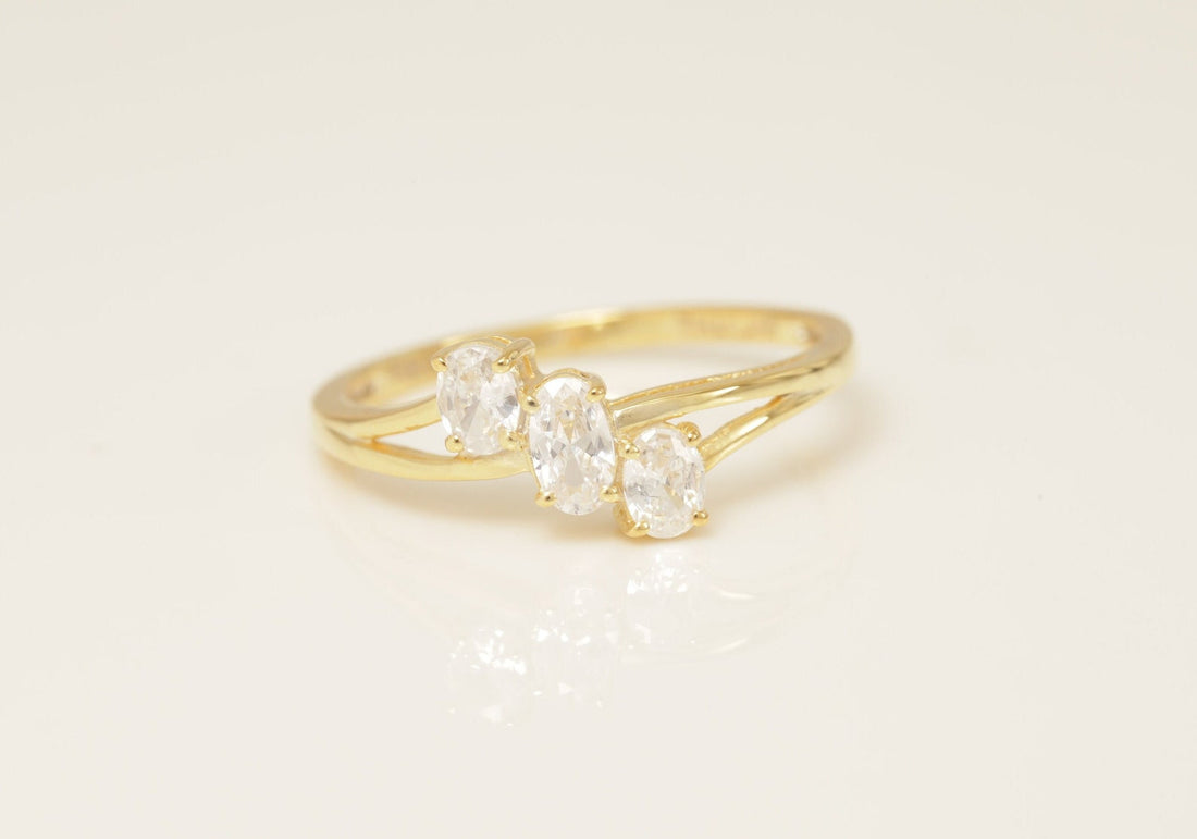 Three Stone Diamond Engagement Ring, Cluster Diamond Wedding Ring, Bridal Promise Ring Gift for Her, Anniversary Ring