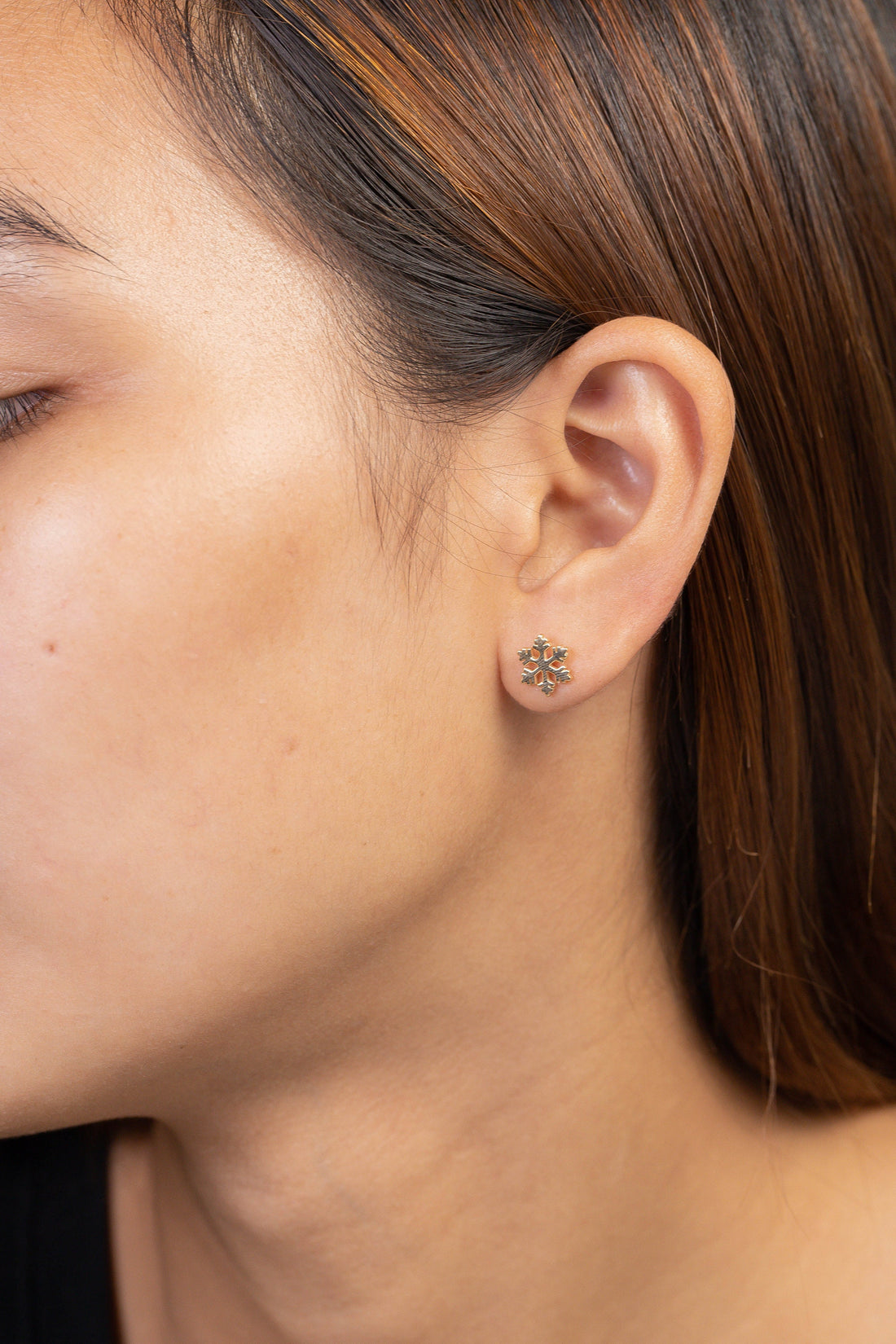 Snow Flake Stud Earrings, Sterling Silver Snow Earrings, Snow Flake Studs, Minimalist Earrings for Women