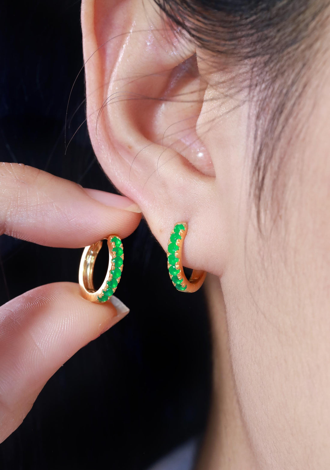 Seven Stones Emerald Hoop Earring, May Birthstone Gifts, Huggie Hoop Earrings, Minimal Hoop Earrings Gift for Women