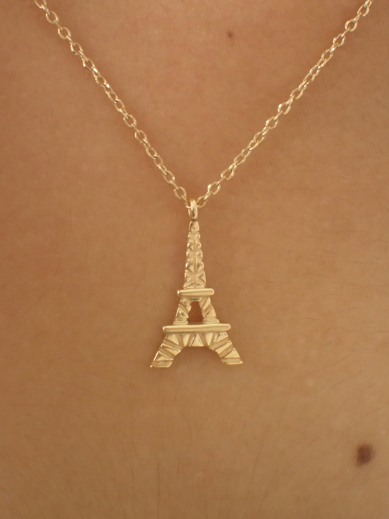 Eiffel Tower Necklace / Eiffel Tower Jewelry for Girls / Paris Themed Gift / Paris Necklace / Gift for Her