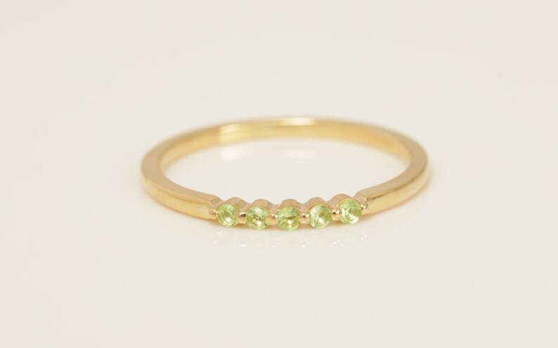 Five Stones Single Prong Peridot Wedding Band, August Birthstone Ring, Classic Wedding Ring for Women, Dainty Stacking Ring