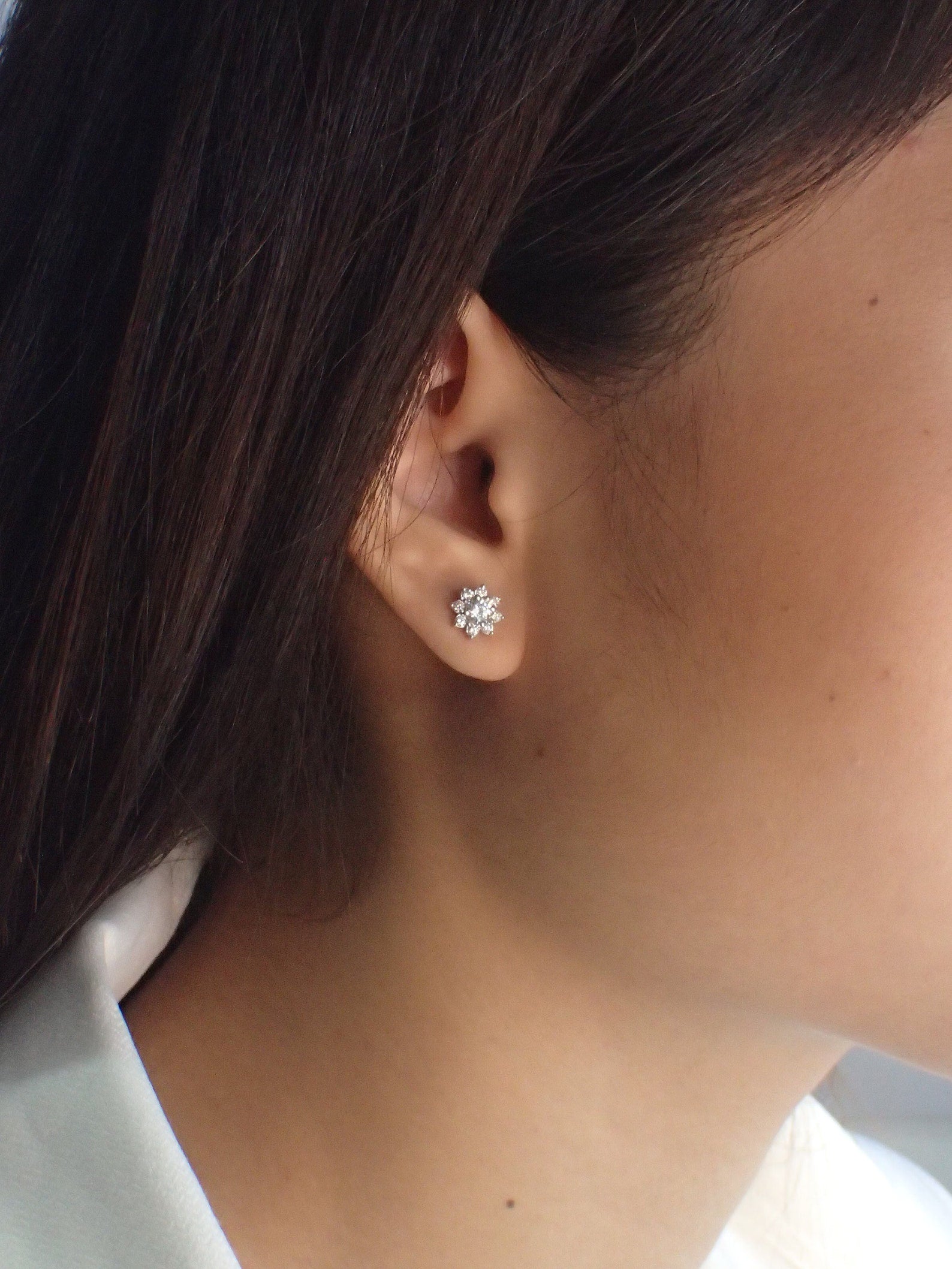 Moissanite Flower Stud Earrings / Flower Stud Charm / Moissanite Minimalist Earrings / Floral Jewelry Gift for Women, Wedding Gift