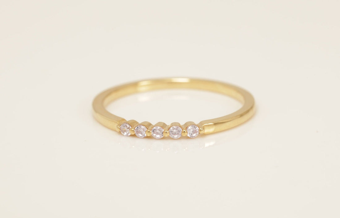 Five Stones Diamond Wedding Band, Single Prong Wedding Ring, April Birthstone Ring, Dainty Stacking Ring, Minimalist Band
