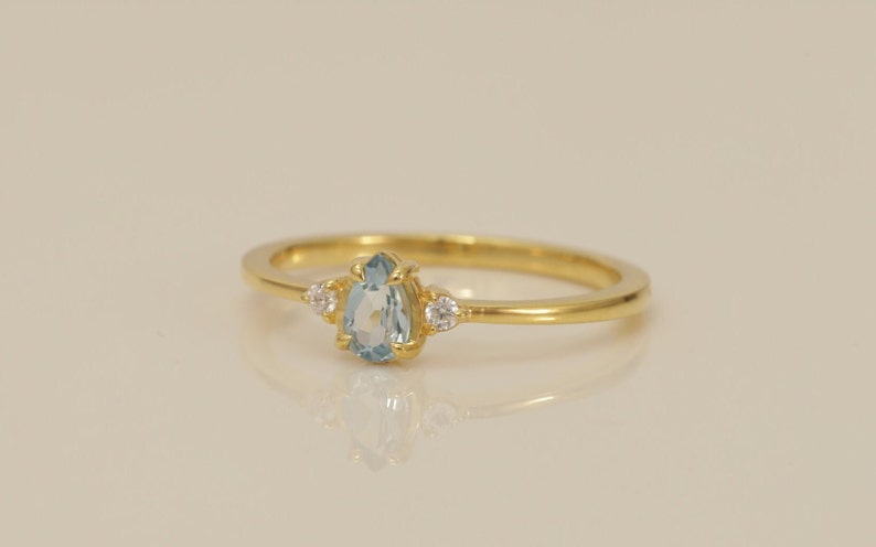 Pear Cut Vintage Engagement Ring, December Birthstone Gift, Vintage Anniversary Ring