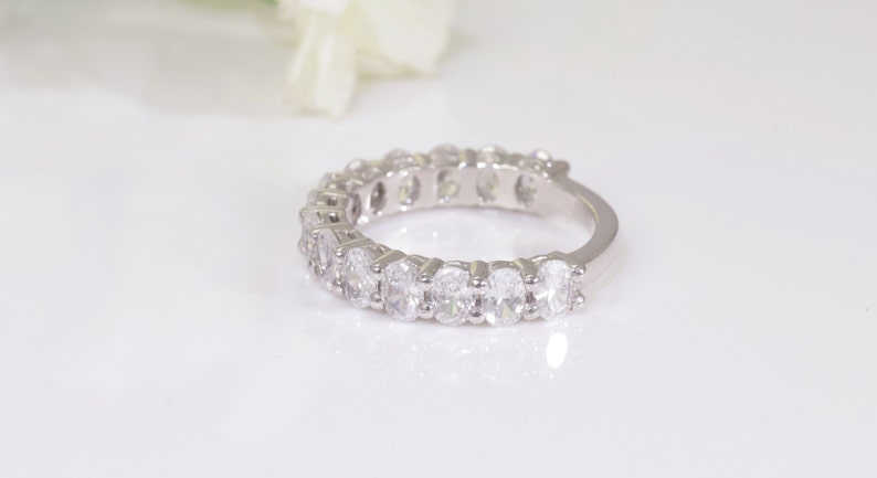 2.1CT Oval Diamond Wedding Band, Shared Prong Diamond Wedding Ring, Almost eternity Ring, Classic Stackable Band