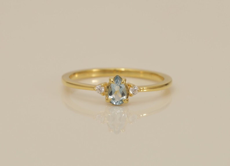 Pear Cut Vintage Engagement Ring, December Birthstone Gift, Vintage Anniversary Ring