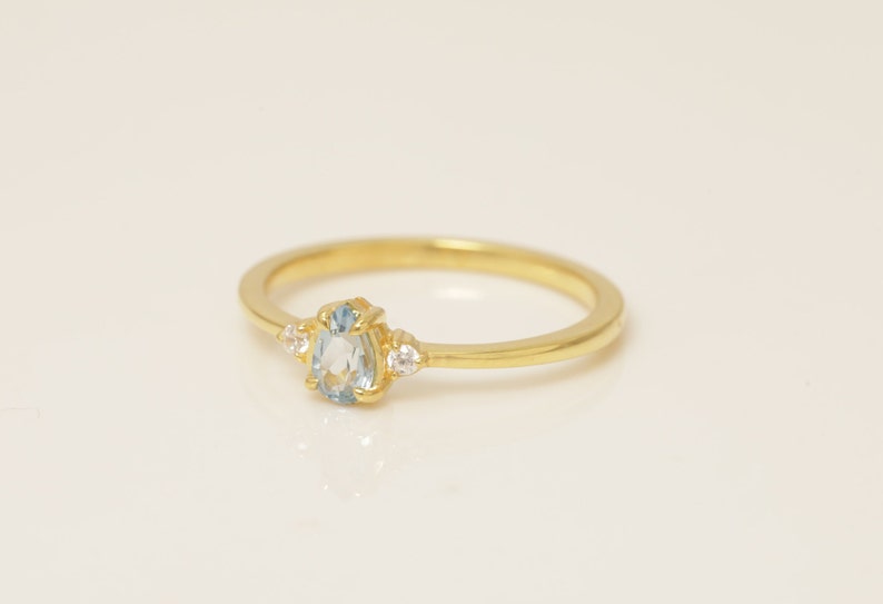 Pear Cut Vintage Engagement Ring, December Birthstone Gift, Vintage Anniversary Ring