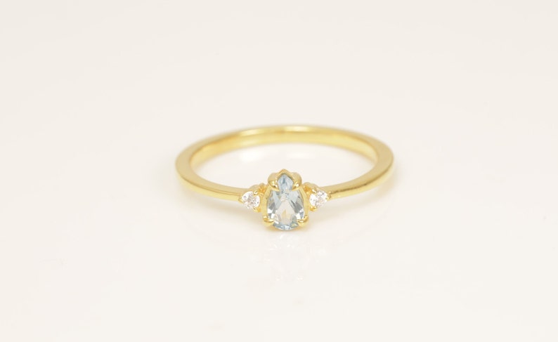 Pear Cut Vintage Engagement Ring, December Birthstone Gift, Vintage Anniversary Ring