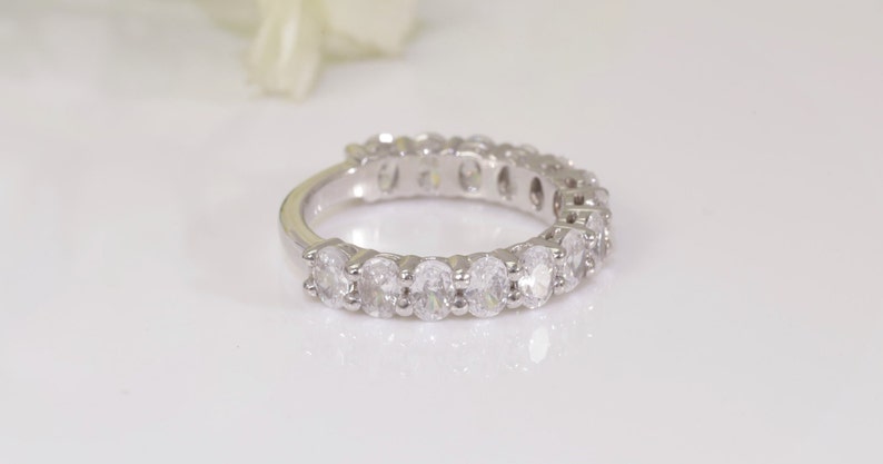 2.1CT Oval Diamond Wedding Band, Shared Prong Diamond Wedding Ring, Almost eternity Ring, Classic Stackable Band