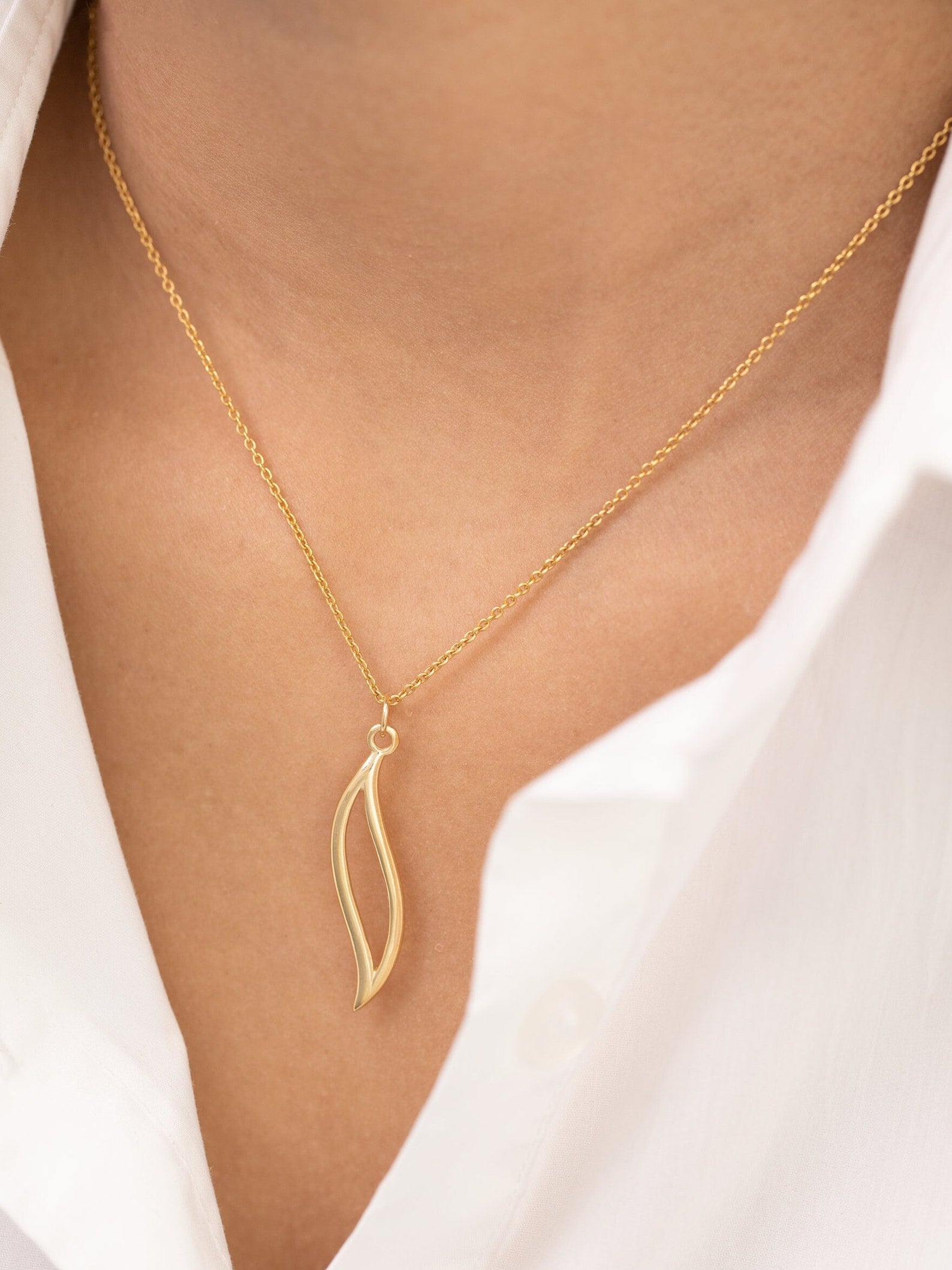 Leaf Charm Necklace, Leaf Pendant Necklace, Dainty Floral Charm Necklace, Bridal Necklace, Natural Jewelry