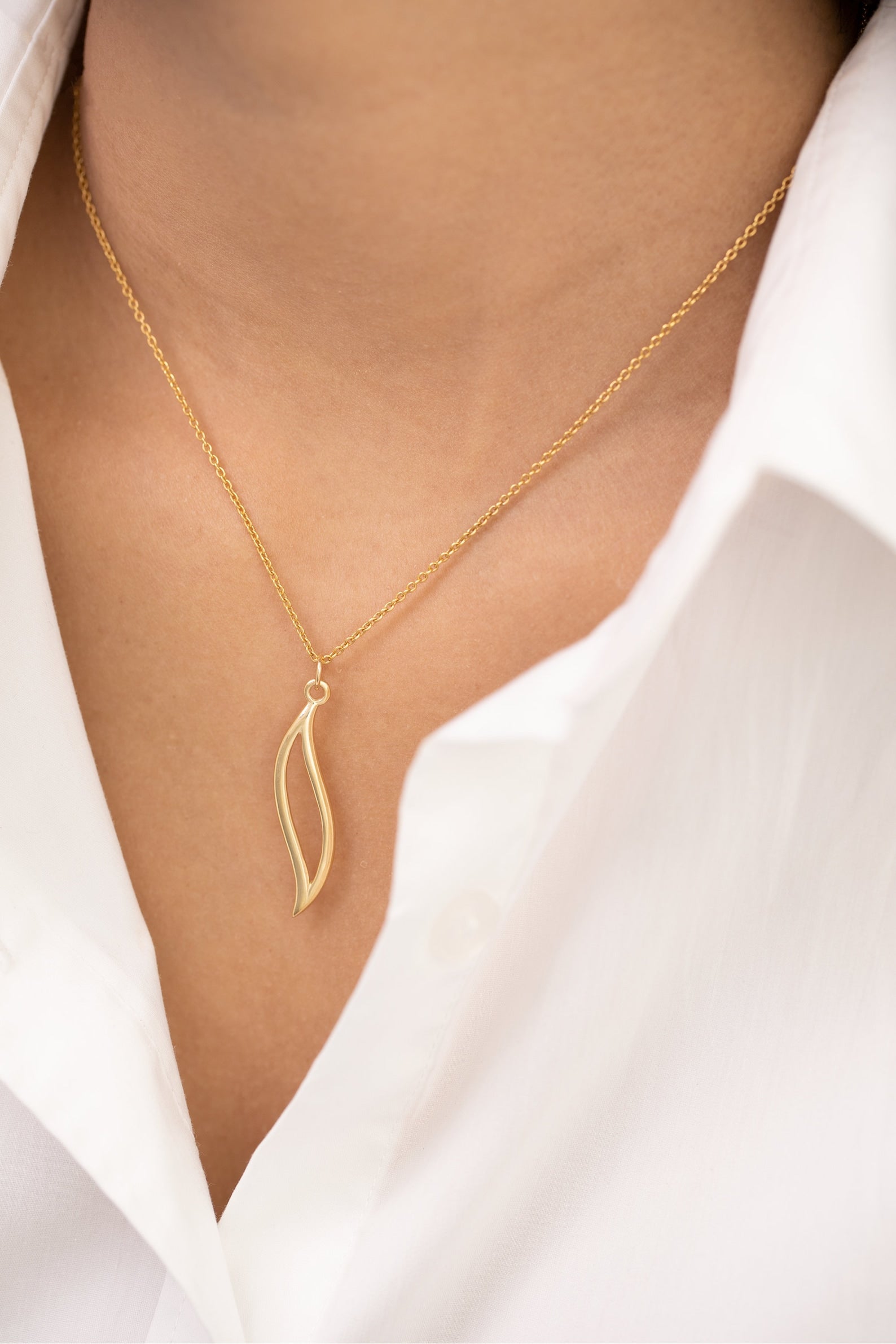 Leaf Charm Necklace, Leaf Pendant Necklace, Dainty Floral Charm Necklace, Bridal Necklace, Natural Jewelry