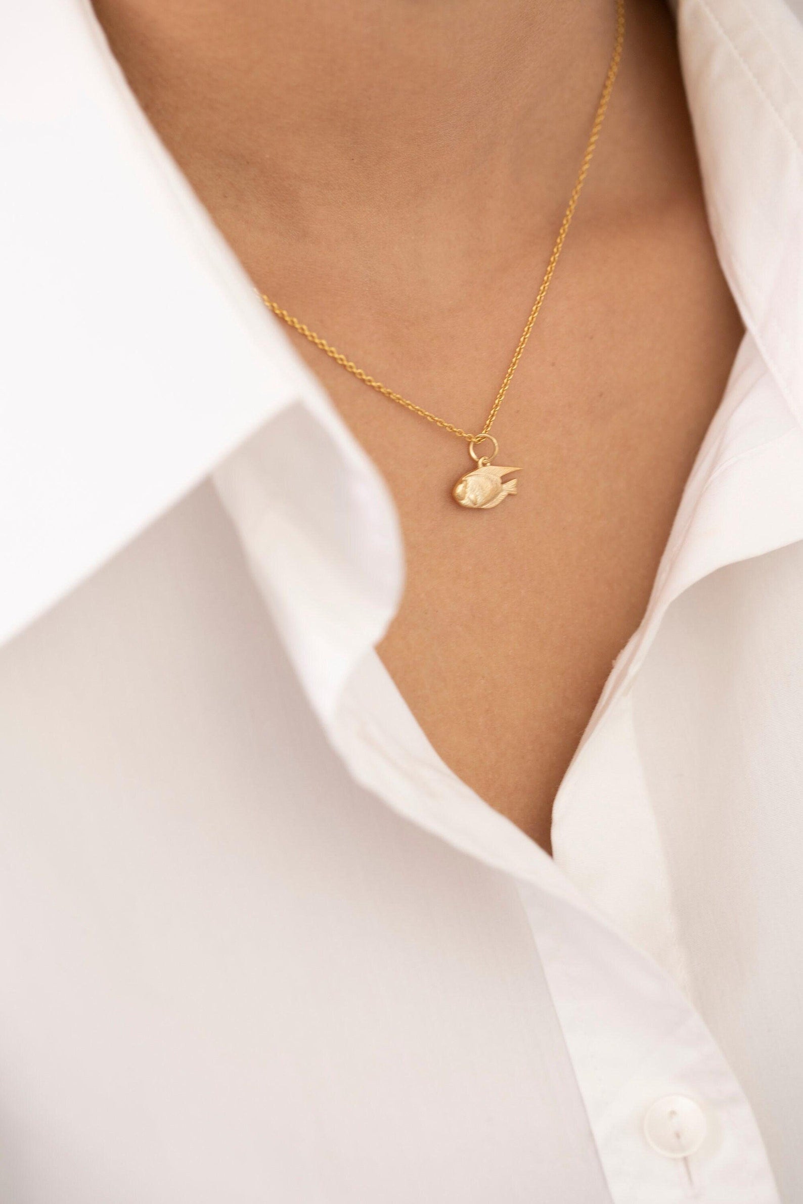 Minimalist Fish Necklace, Fish Pendant Necklace Gift for Her, Minimalist Sea Necklace, Gifts for Fish Lover, Layering Necklaces