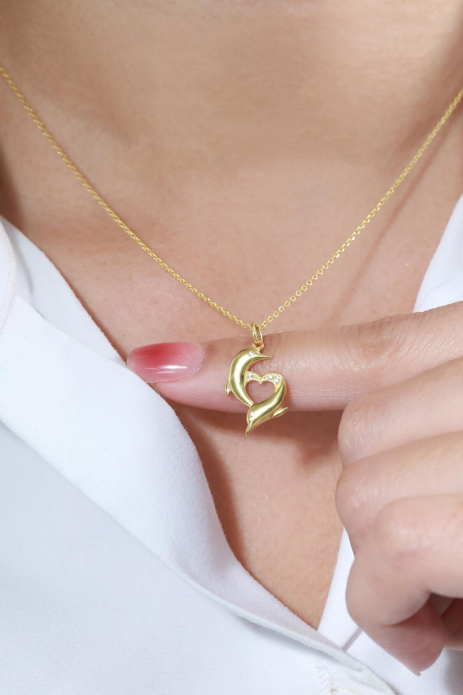 Dolphin Pendant Necklace, Ocean Fish Charm, Minimalist Dolphin Necklace, Dolphin Lover Gift, Best Friend Gift