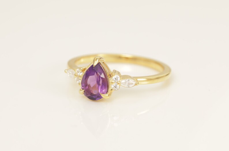 0.75 CT Pear Shaped Amethyst Engagement Ring, Vintage Engagement Ring, February Birthstone Gift, Bridal Wedding Ring, Anniversary Ring