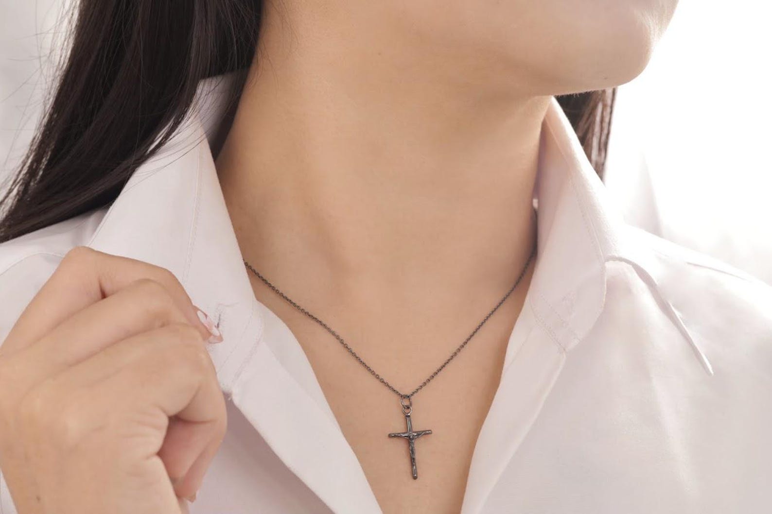 Crucifix Blacken Cross Necklace, Black Plating Crucifix Pendant Necklace, Minimalist Cross Jewelry for Women, Religious Necklace