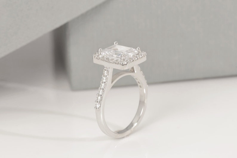 4.0 CT Emerald Cut Diamond Halo Engagement Ring, Diamond Halo Anniversary Ring, Bridal Promise Ring, Classic Wedding Ring