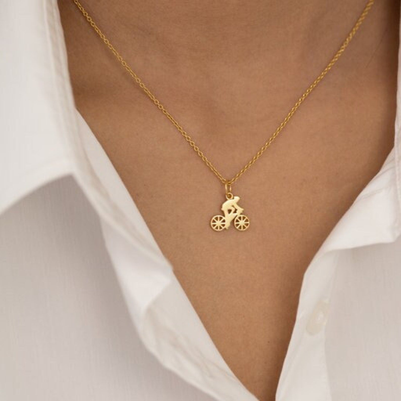 Bicycle Pendant Necklace, Tiny Bicycle Necklace, Gift for Bicycle lover, Dainty Necklace for Men