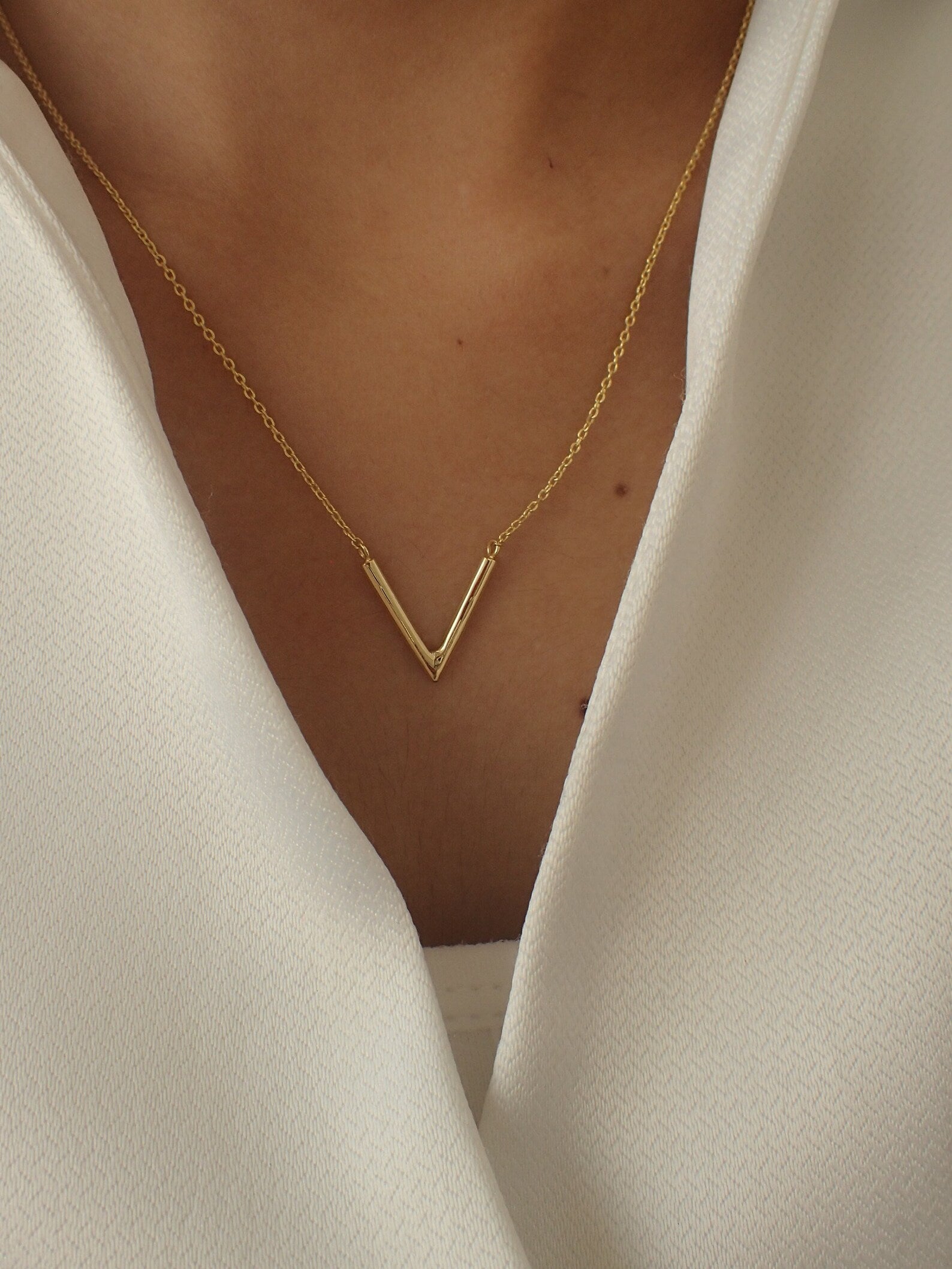 Dainty V Necklace / V Shape Necklace / Minimalist Necklace / Chevron Necklace / Geometric Necklace Gift for Her