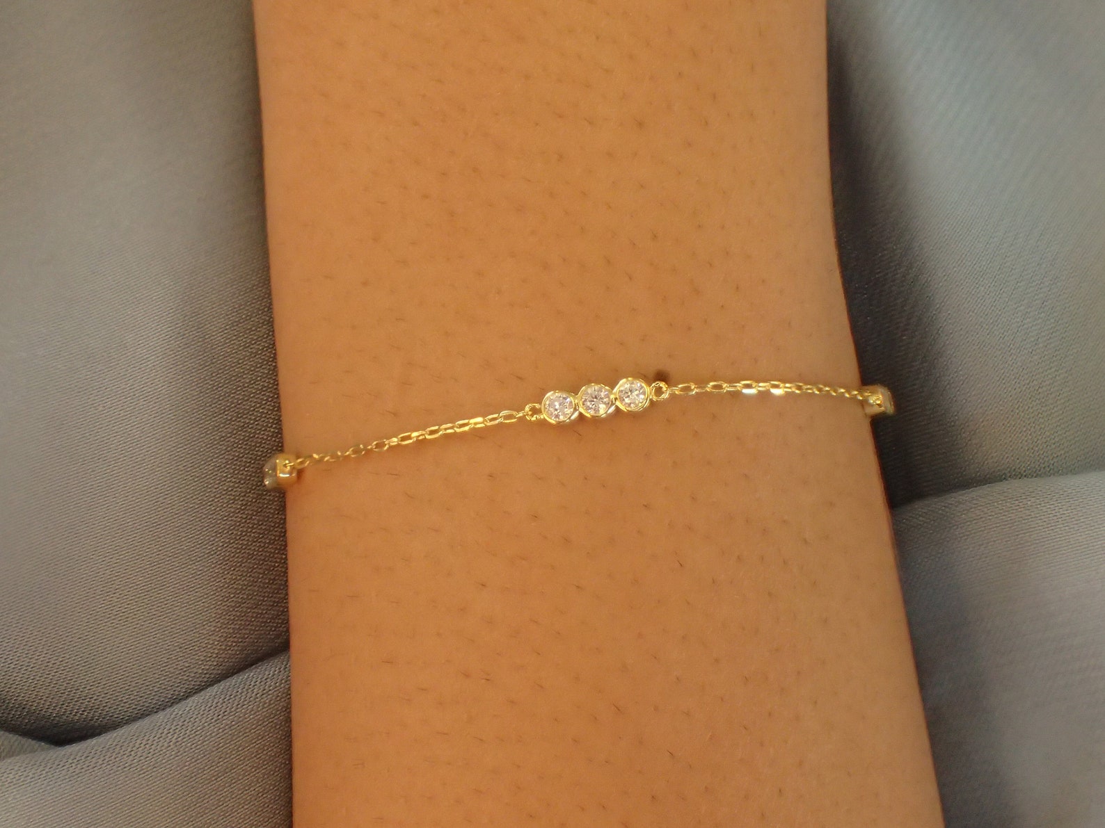 Trio Diamond Bracelet / Delicate Bezel Set Bracelet / Thin Chain Layering Bracelet / Minimalist Bracelet