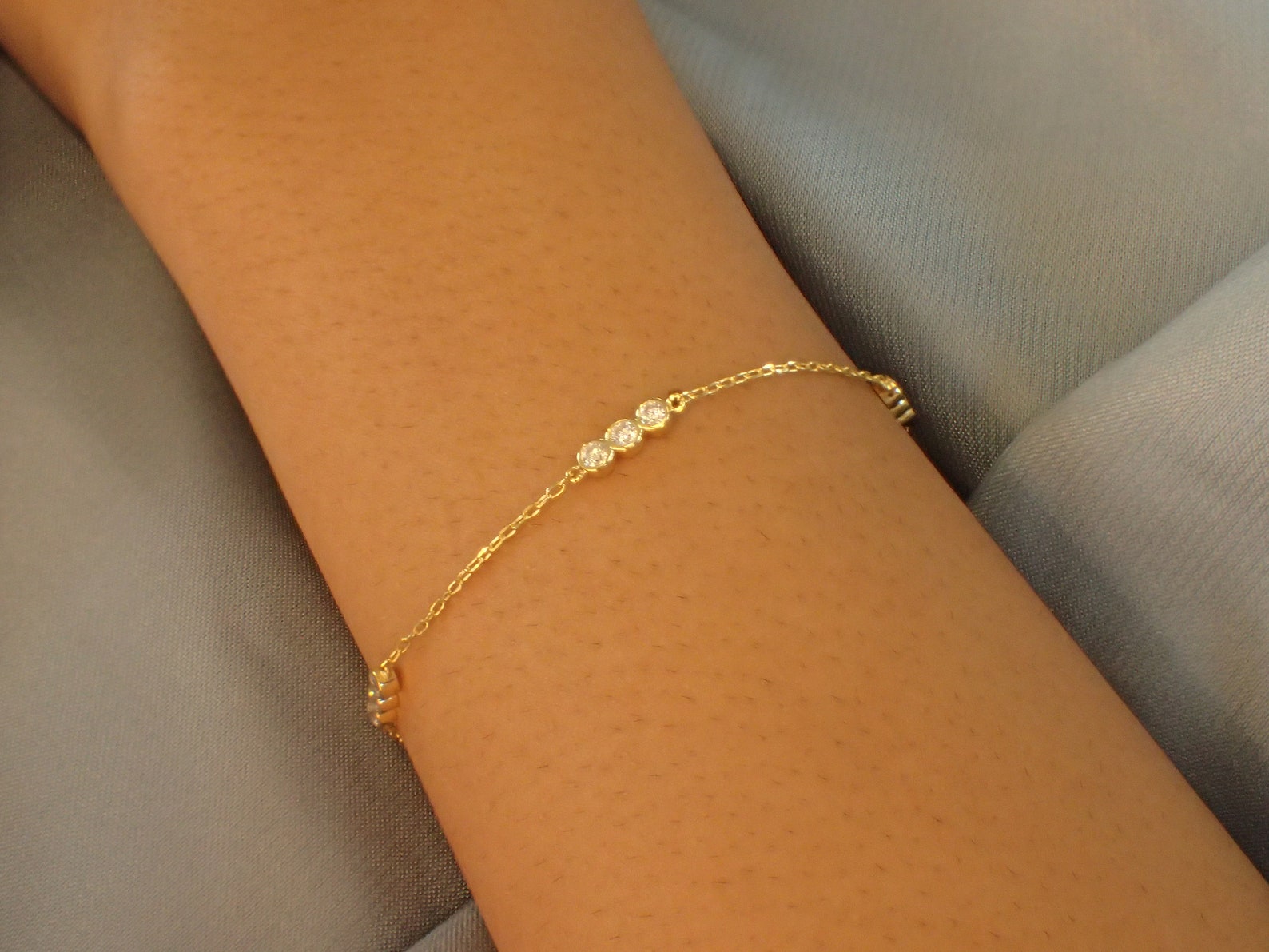 Trio Diamond Bracelet / Delicate Bezel Set Bracelet / Thin Chain Layering Bracelet / Minimalist Bracelet