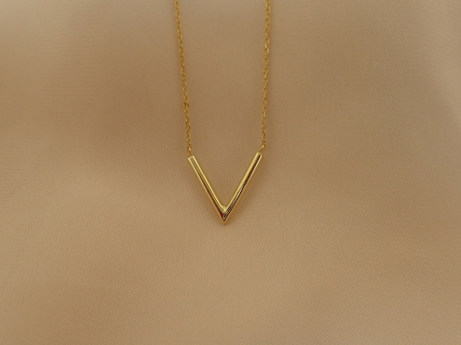 Dainty V Necklace / V Shape Necklace / Minimalist Necklace / Chevron Necklace / Geometric Necklace Gift for Her