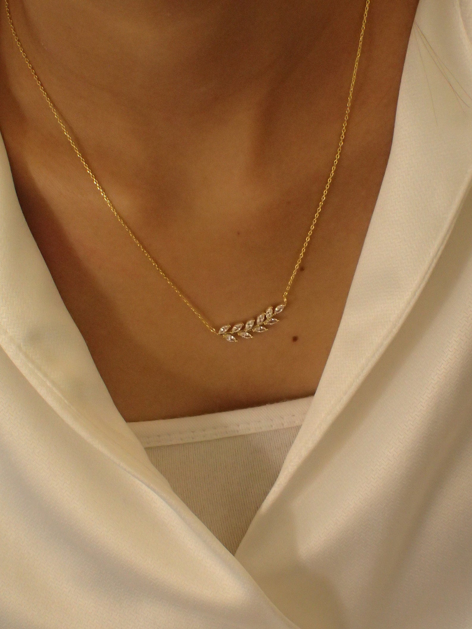 Marquise Leaf Necklace / Moissanite Cluster Necklace / Bridal Jewelry Pendant Necklace / Moissanite Leaf Necklace / Gift for Her