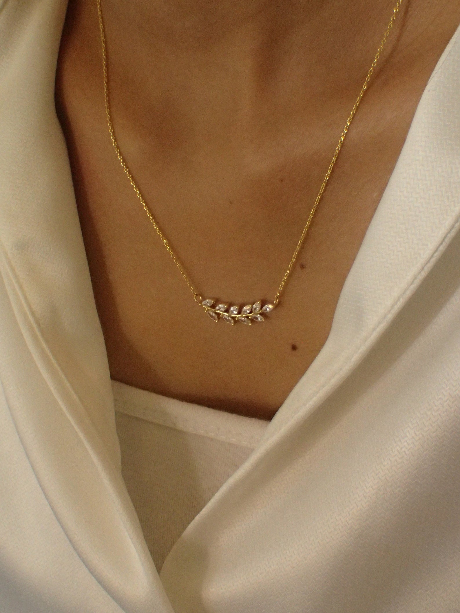 Marquise Leaf Necklace / Moissanite Cluster Necklace / Bridal Jewelry Pendant Necklace / Moissanite Leaf Necklace / Gift for Her