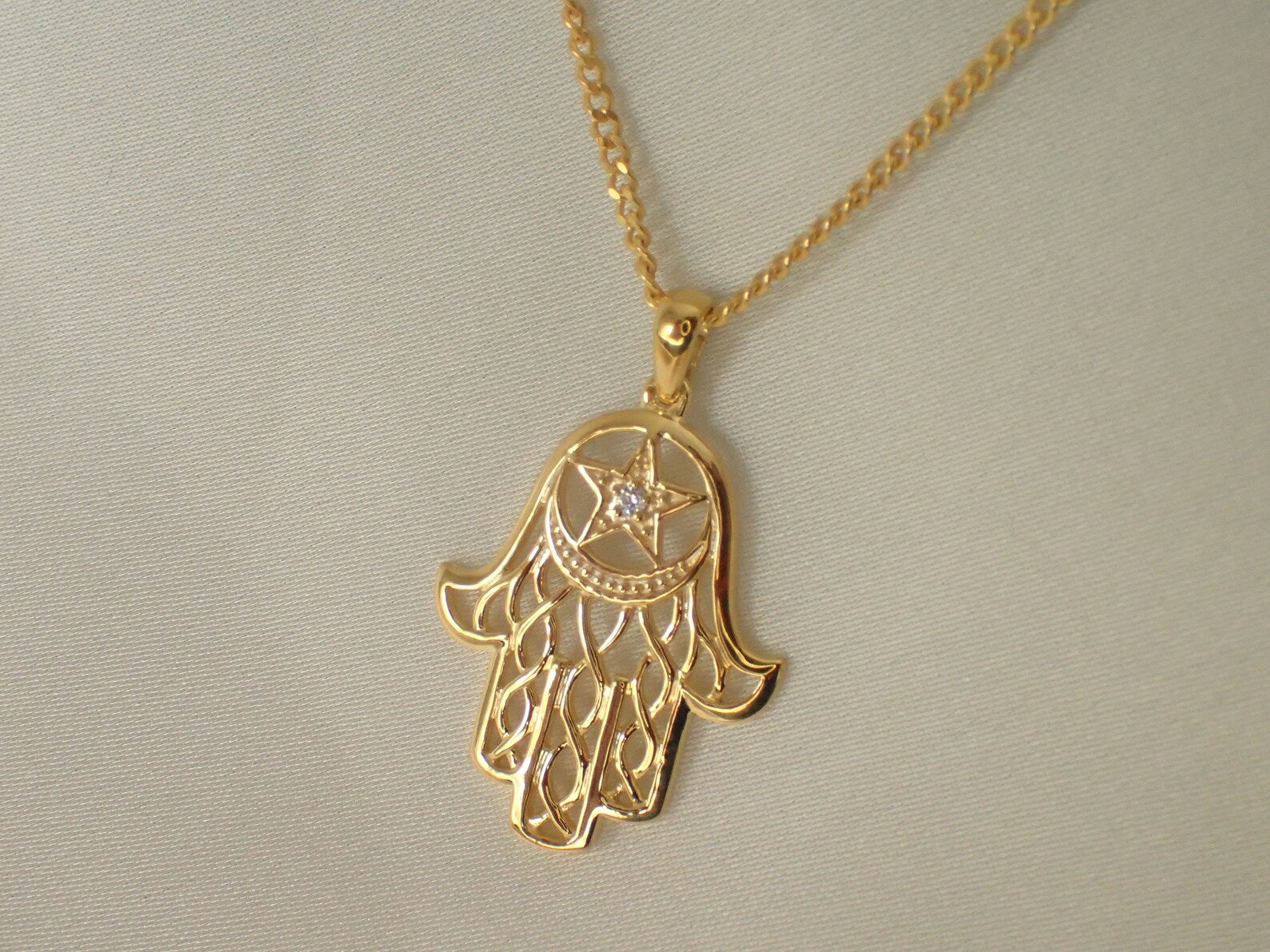 Hamsa Hand Necklace / Hand of Fatima / Protection Necklace / Good Luck Necklace / Hamsa Charm Gift for Her