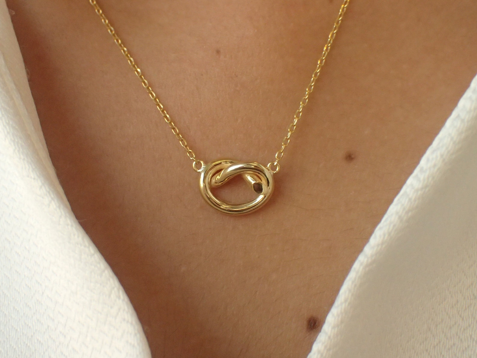 Dainty Love Knot Necklace / Unity Necklace / Promise Necklace / Mother Daughter Necklace / Unity Necklace