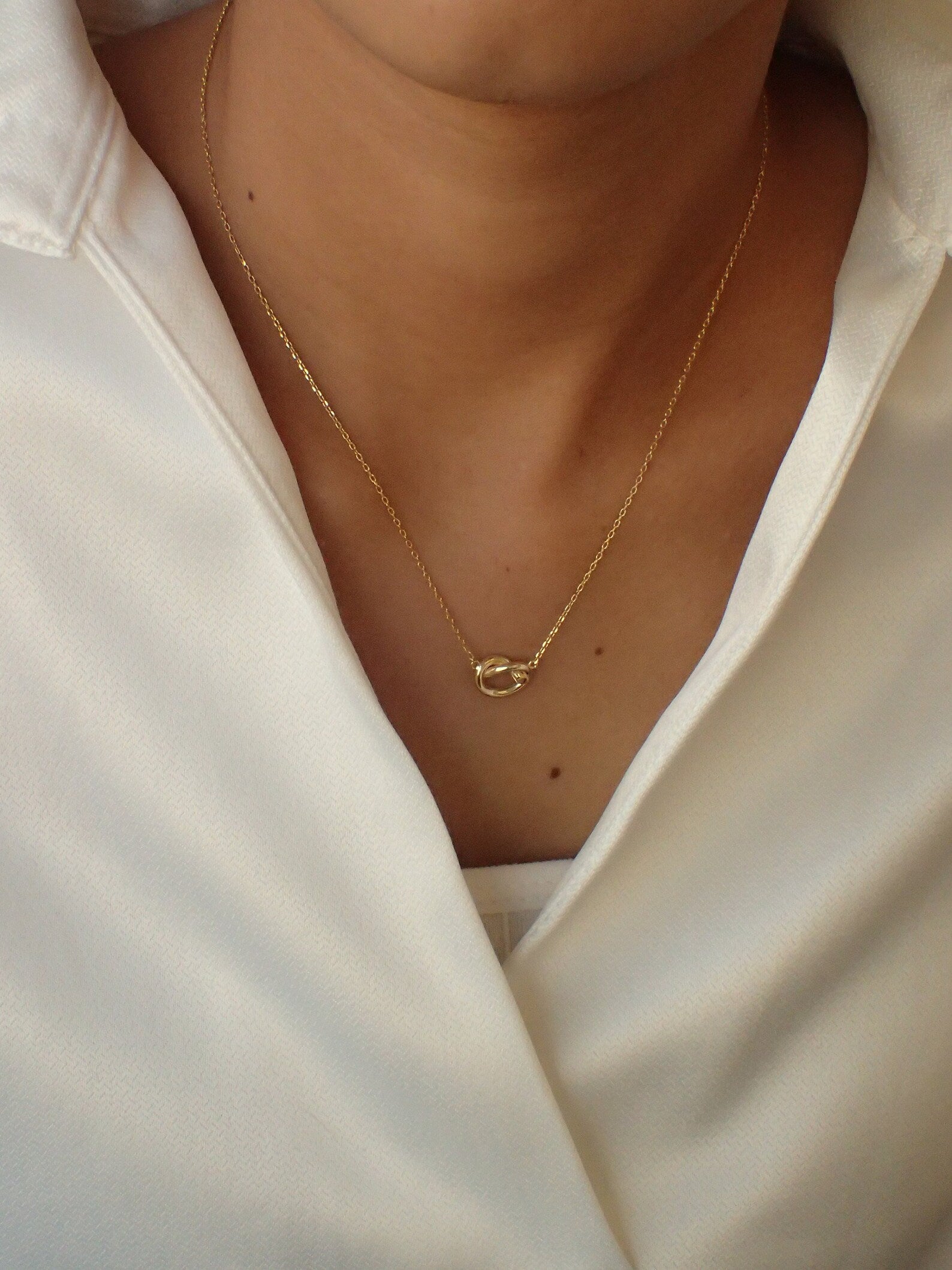 Dainty Love Knot Necklace / Unity Necklace / Promise Necklace / Mother Daughter Necklace / Unity Necklace