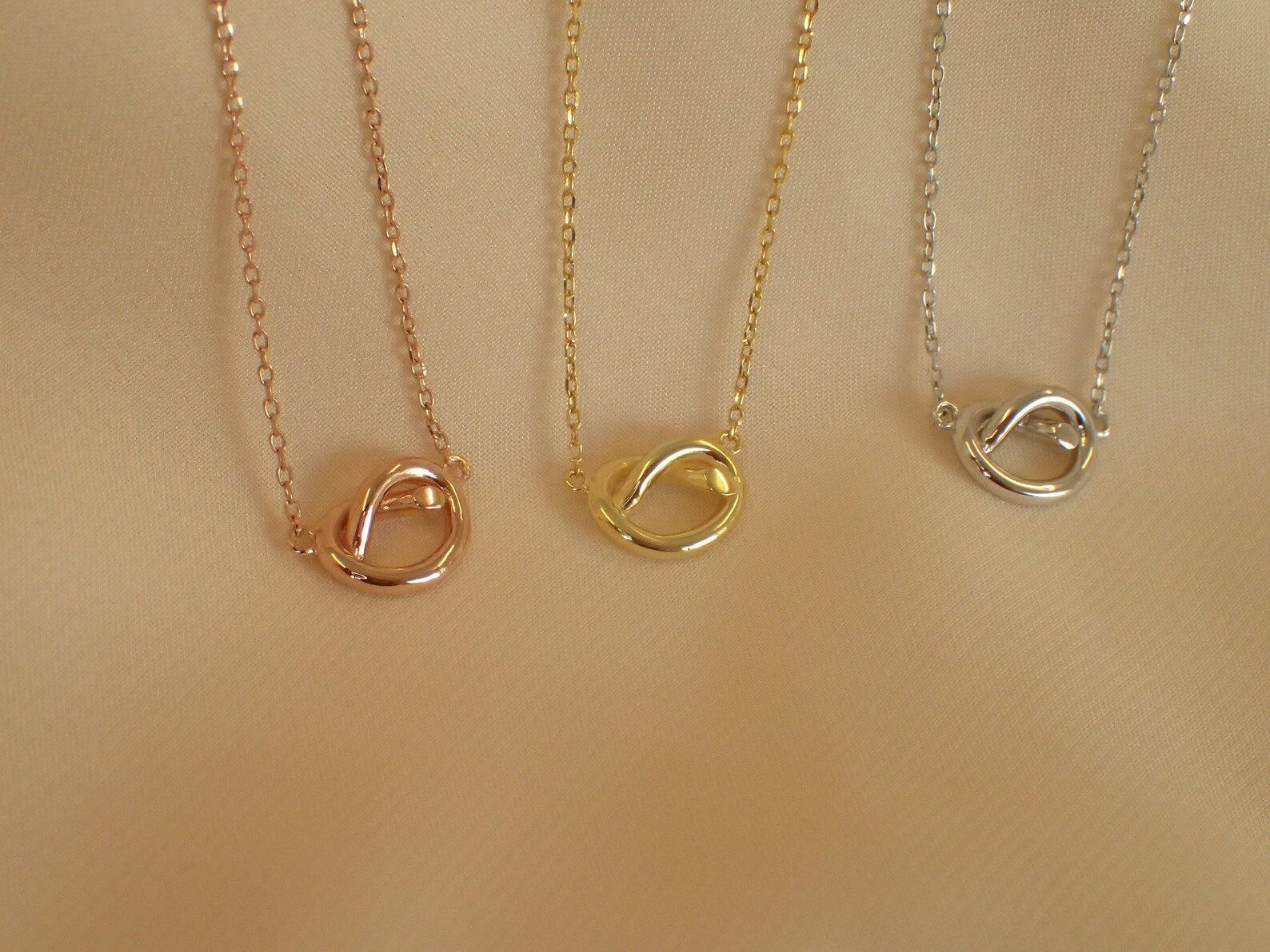 Dainty Love Knot Necklace / Unity Necklace / Promise Necklace / Mother Daughter Necklace / Unity Necklace