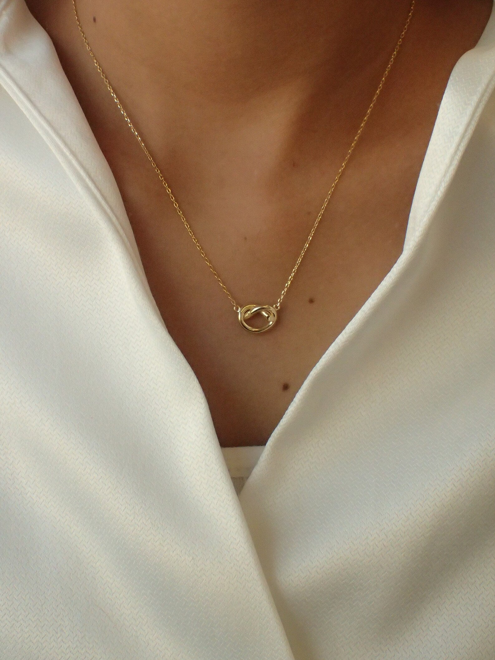 Dainty Love Knot Necklace / Unity Necklace / Promise Necklace / Mother Daughter Necklace / Unity Necklace