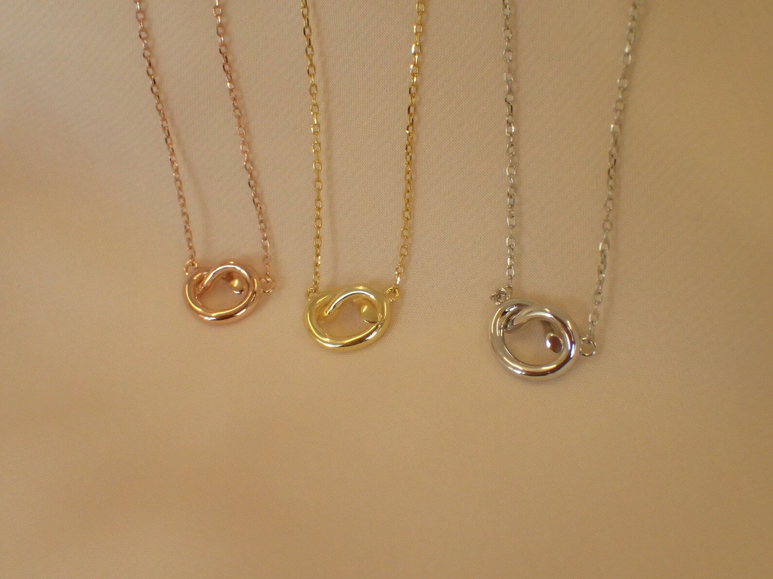 Dainty Love Knot Necklace / Unity Necklace / Promise Necklace / Mother Daughter Necklace / Unity Necklace