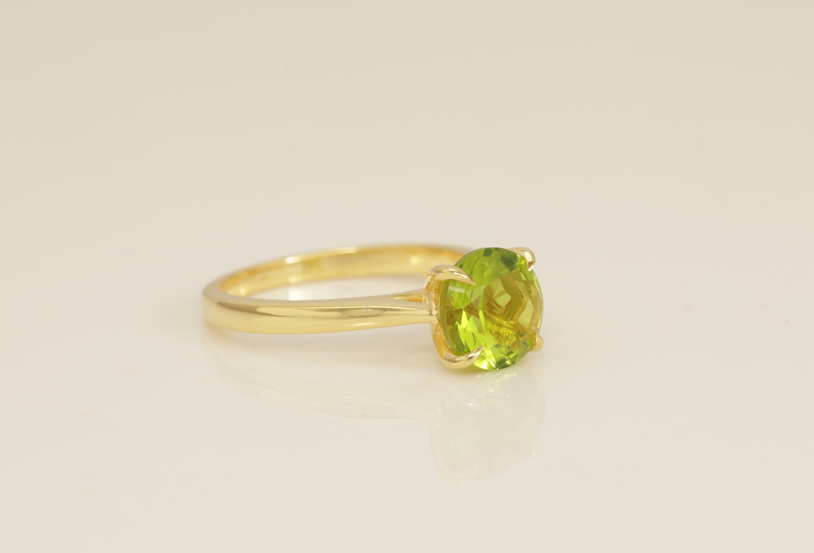2.0 CT Peridot Solitaire Engagement Ring, Wedding Ring for Women, Anniversary Gift, August Birthstone Rings