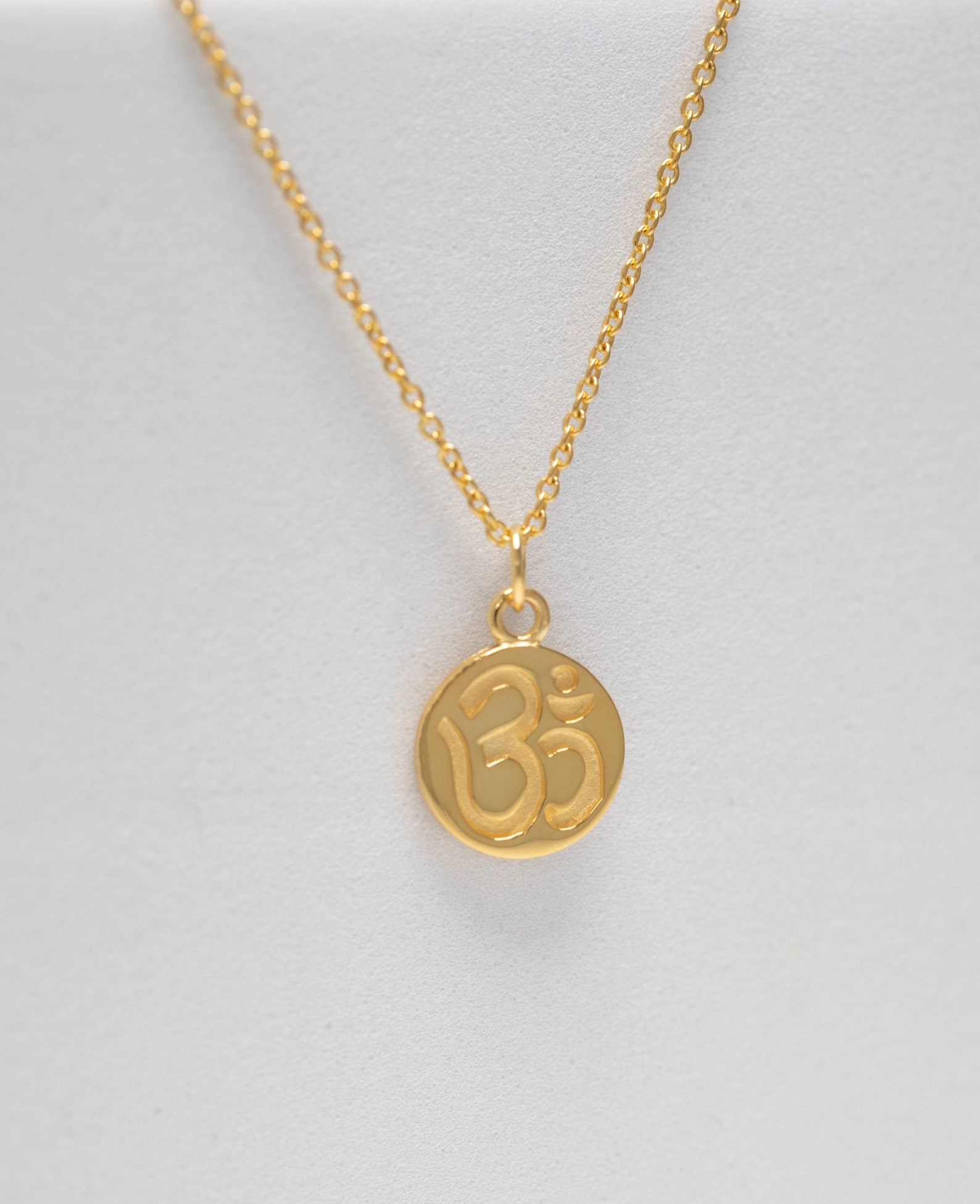 Om Symbol Disc Necklace, Om Charm Pendant, Traditional Disc Pendant Necklace, Meditations Jewelry, Everyday Necklace