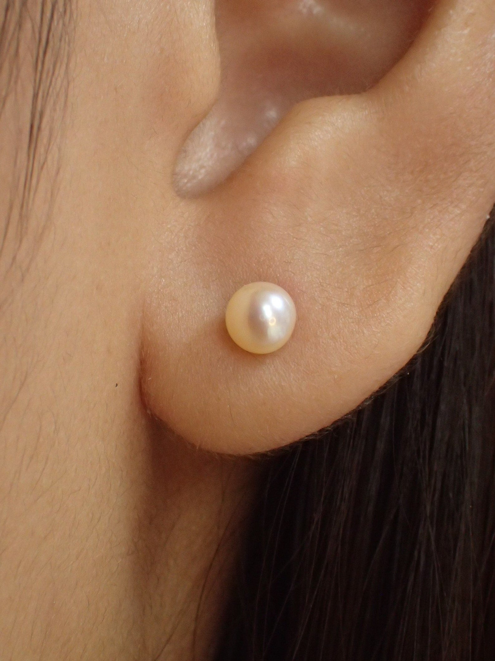 Sterling Silver Freshwater Pearl Earrings / Gold Plated Pearl Stud Earrings / Bridesmaid Gifts / Bridal Party Gift