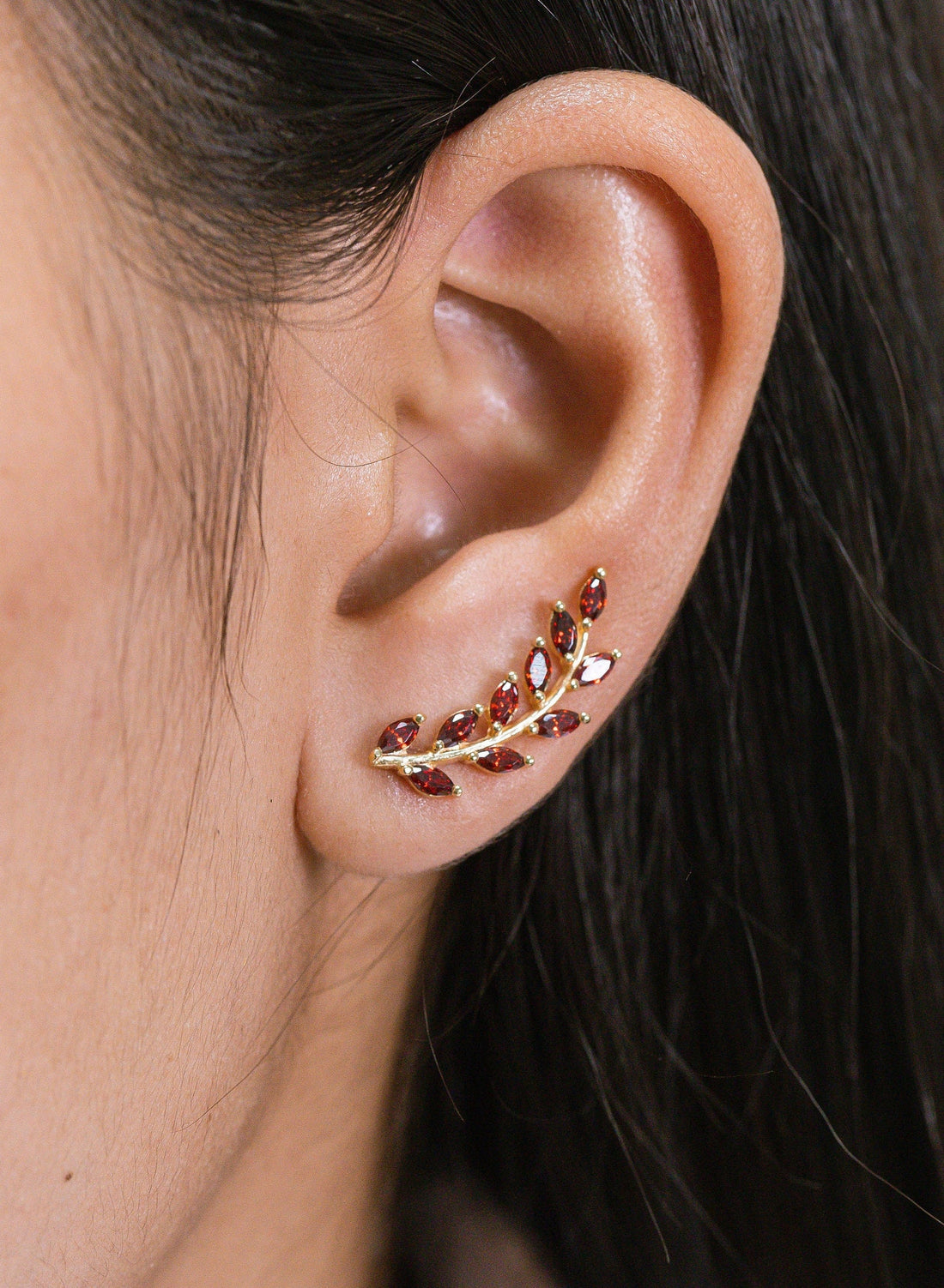 Garnet Earring Climber / Marquise Ear Crawlers Earring / Ear Climber Earring / Bridesmaid Gift / January Birthstones / Valentinus's Day Gift