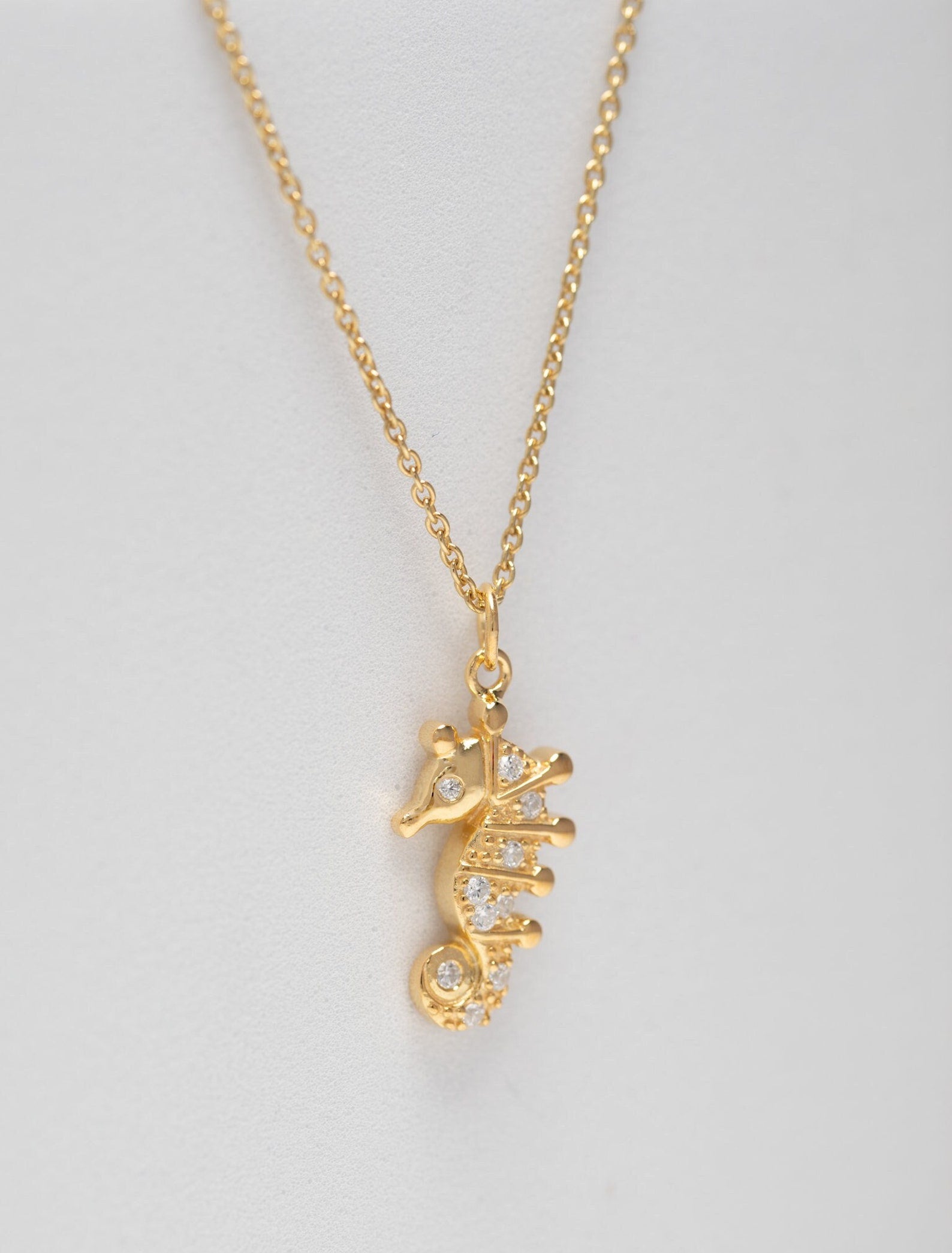 Delicate Seahorse Necklace, Seahorse Pendant Gift for Sea Lover, Seahorse Charm, Seahorse Jewellery, Nautical Necklace