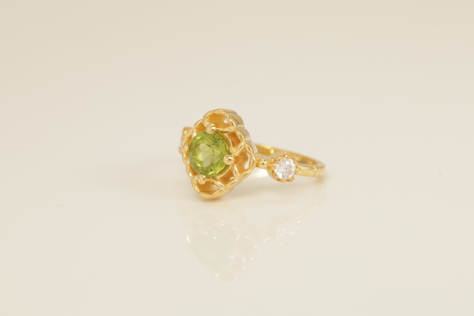 Vintage Peridot Engagement Ring, August Birthstone Ring, Peridot Diamond Ring, Green Gemstone Ring, Bridal Promise Ring Gift for Her