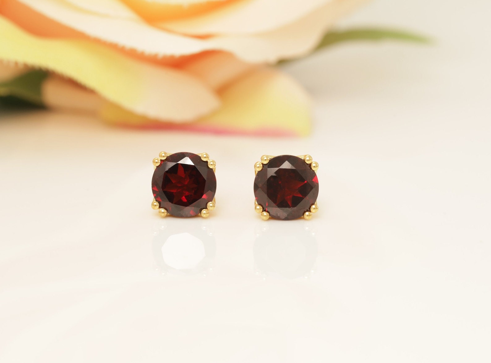 Garnet Filigree Stud Earrings, January Birthstone Gift, Double Prong Filigree Studs Gift for Women, Garnet Earrings