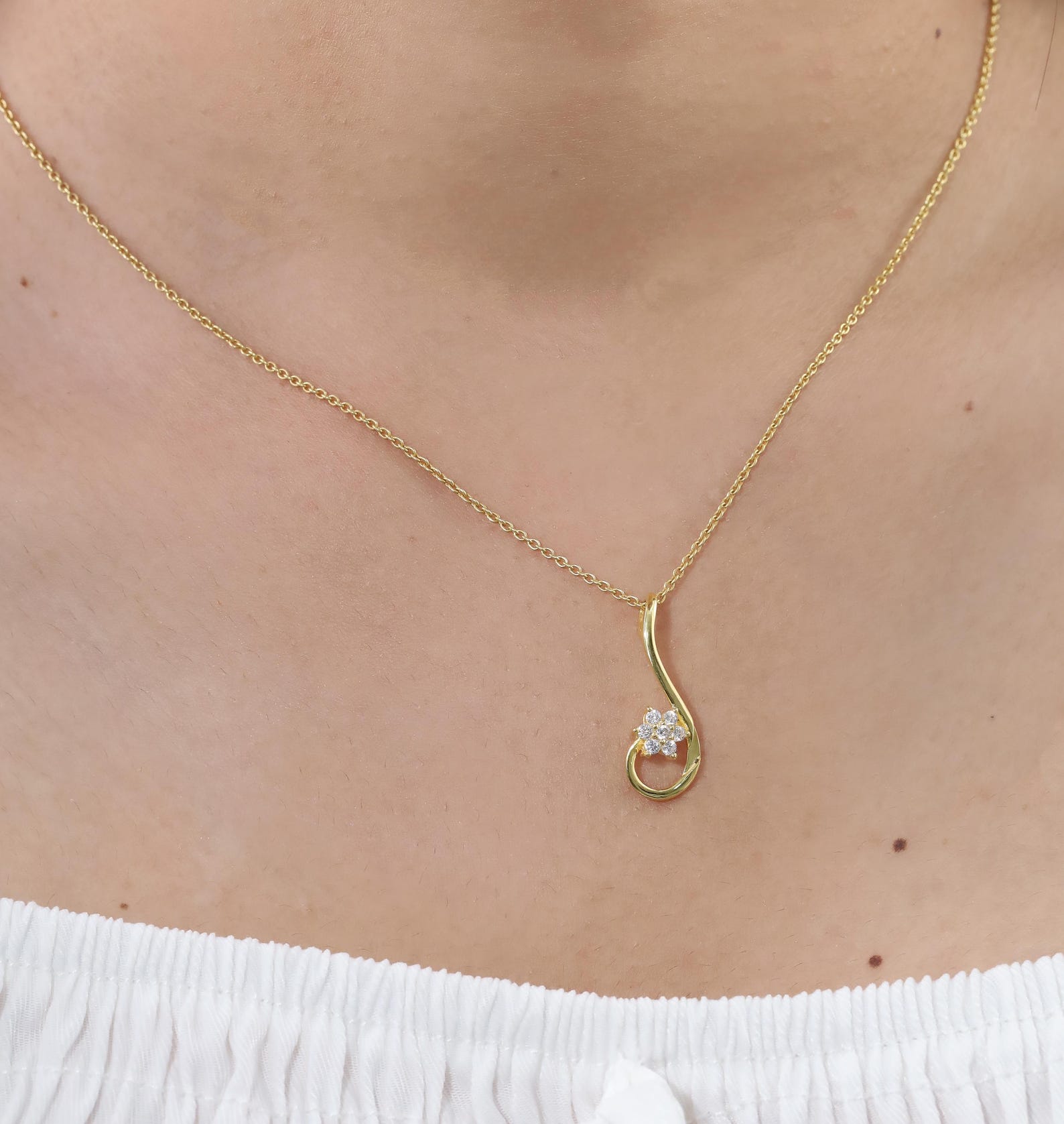 Cluster Diamond Necklace, Cluster Wedding Necklace Gift for Women, Flower Pendant Necklace, Cluster Drop Necklace Gift for Her