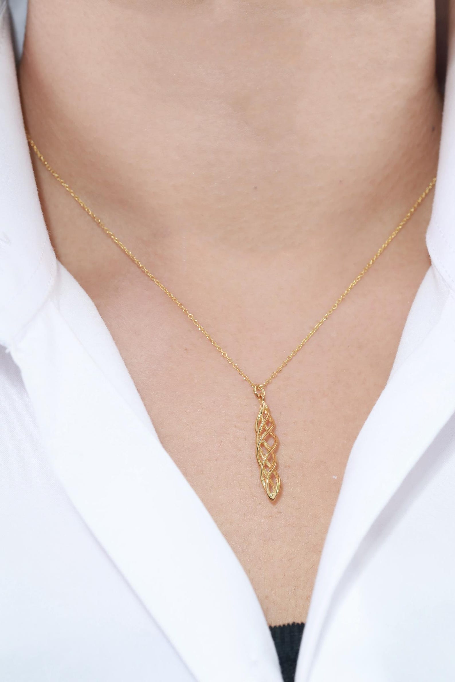 Long Gold Spiral Pendant Necklace, Twisted Pendant Necklaces for Women, Spiral Charm Gift for Her, Wedding Necklace Gift for Her