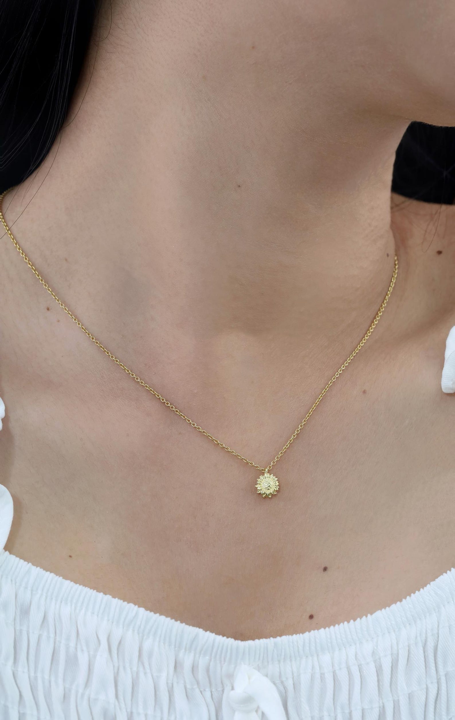 Sunflower Pendant Necklace, Sunflower Necklace, Minimalist Floral Necklace Gift for Her, Dainty Necklace for Women, Wedding Necklace