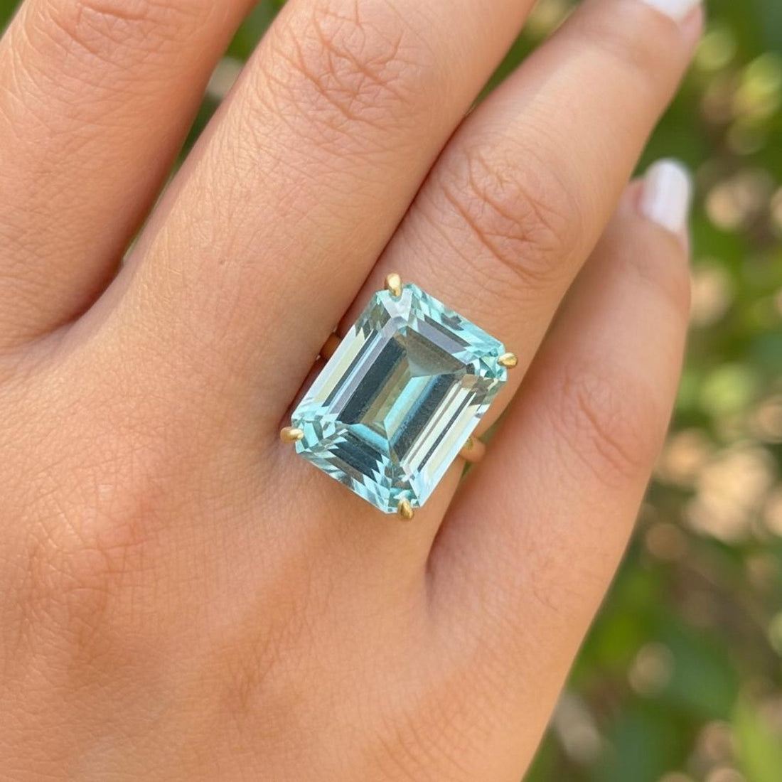 16×12 mm Emerald-Cut Lab-Created Aquamarine Statement Ring — detail 3