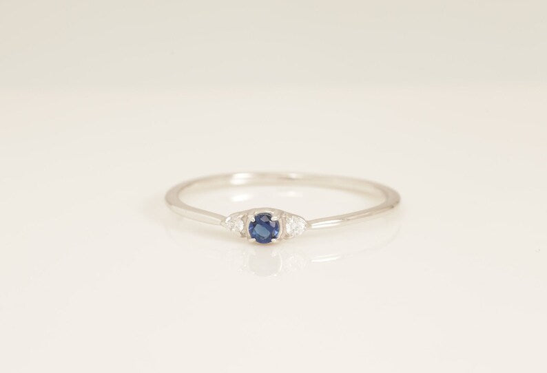 Minimalist Three Stone Blue Sapphire Ring, September Birthstone Ring, Vintage Blue Sapphire Ring, Diamond Engagement Ring
