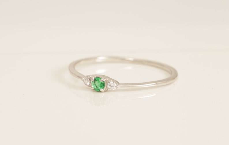 Minimalist Three Stone Emerald Ring, May Birthstone Ring, Vintage Emerald Ring, Diamond Engagement Ring Gift for Her