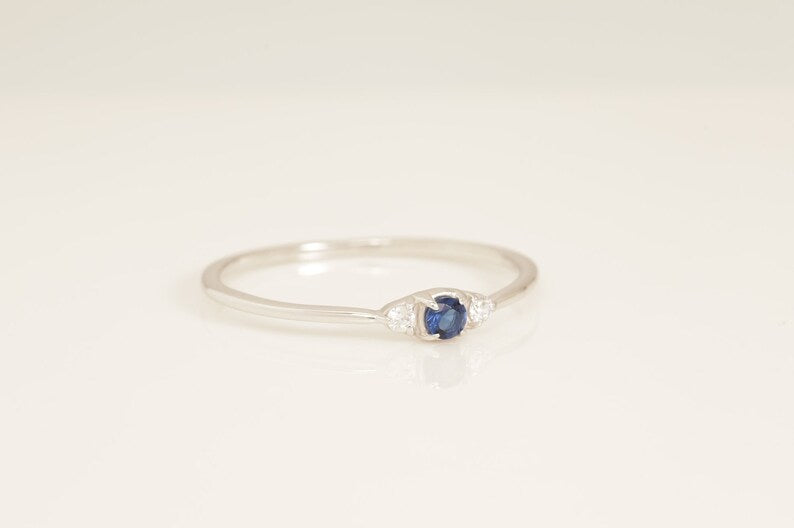 Minimalist Three Stone Blue Sapphire Ring, September Birthstone Ring, Vintage Blue Sapphire Ring, Diamond Engagement Ring
