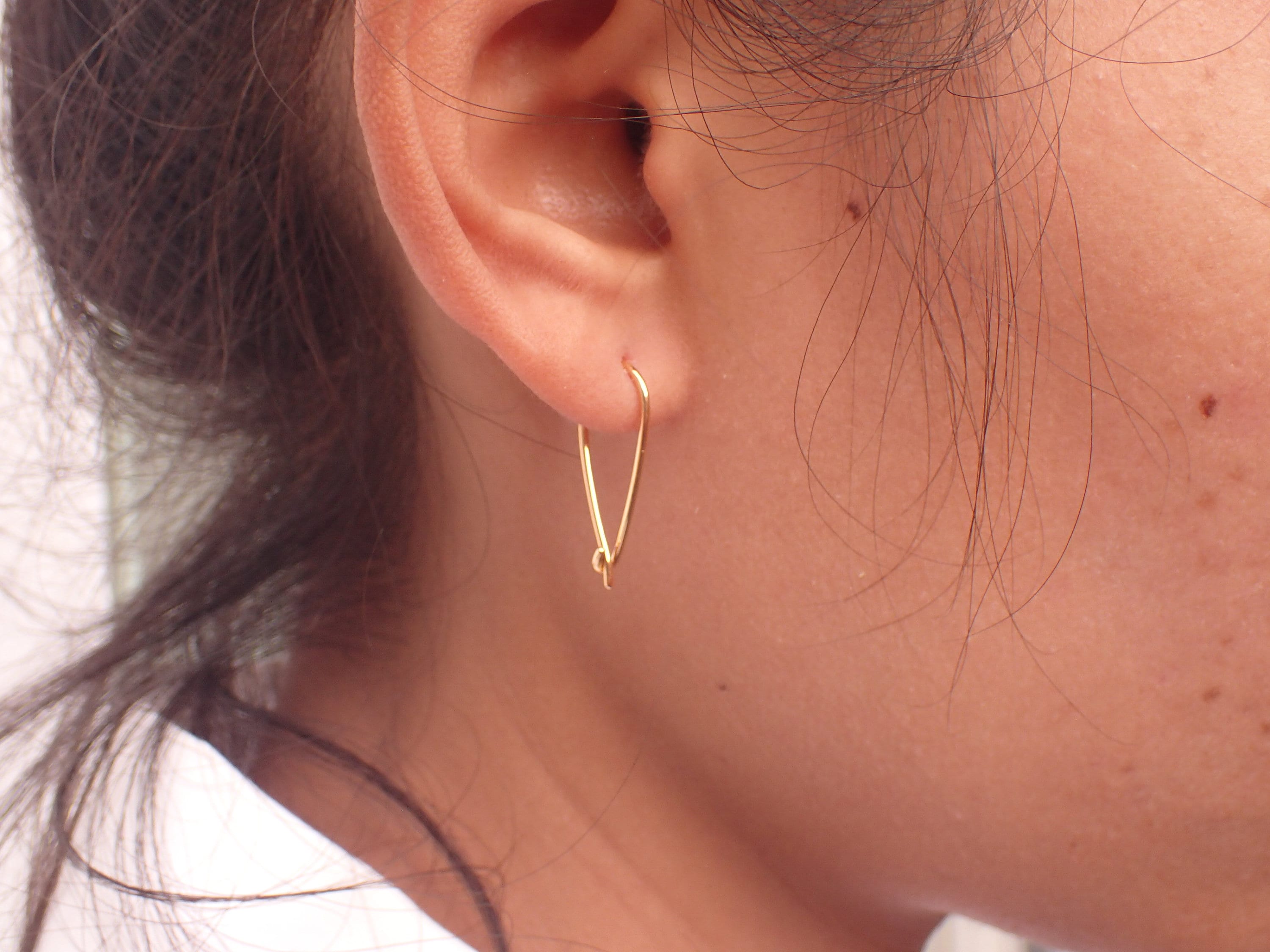 Raindrop Wire Earrings, Minimalist Earrings Gift for Women, Tear Drop Wire Earrings, Pear Shape Earrings, Unique Earrings Design